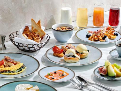 Jídlo v hotelu nebo okolí