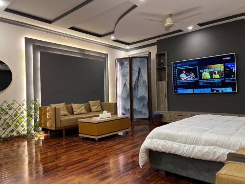 TV a/nebo společenská místnost v ubytování Horizon inn hotel