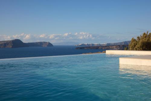 Omna Caldera Suites