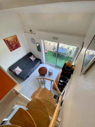 Appartement dernier etage 300m plage3