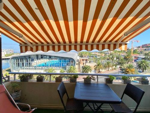 Appartement dernier etage 300m plage3