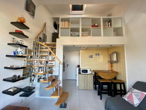Appartement dernier etage 300m plage3