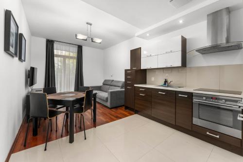 Cracow Home Harmony Apartment by BookingHost