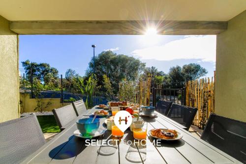 SELECT'soHOME - Appartement pour 6 personnes dans une résidence neuve avec piscine - Grande terrasse, parking privé et plancha ! - CAPNAT-A01