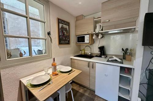 Charming little duplex Historic center!