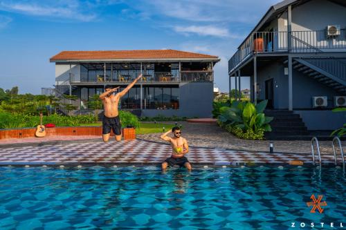 Bazén v ubytování Zostel Nashik nebo v jeho okolí