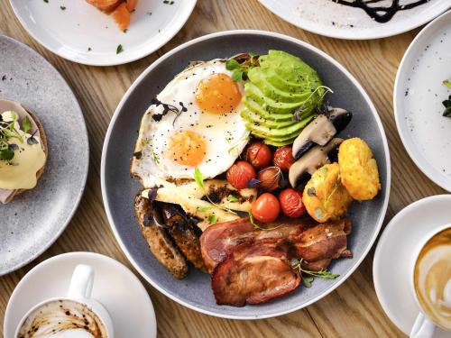 Jídlo v aparthotelu nebo okolí