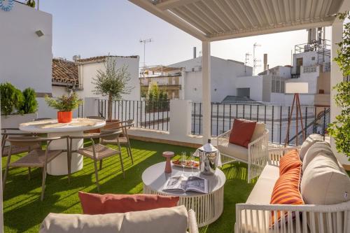 Abades Giralda Luxury by Valcambre