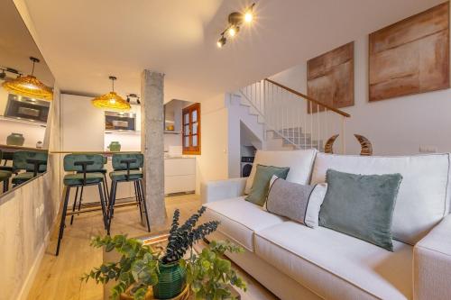 Abades Giralda Luxury by Valcambre