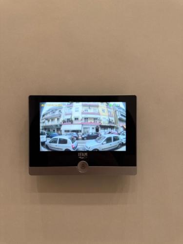 Μια τηλεόραση ή/και κέντρο ψυχαγωγίας στο Arfaras Home Θ1