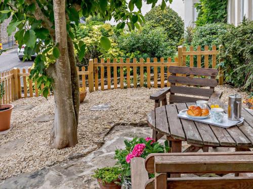 Afbeelding uit fotogalerij van 1 Bed in Rode 91715 in Woolverton