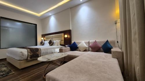 Postel nebo postele na pokoji v ubytování Enrise By Sayaji, Kalaburagi