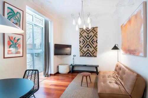 Modernist apartment in the best location, Eixample