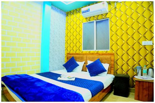 Photo de la galerie de l'établissement Hotel Ganaraj Sharnam -Near Mahakaleshwar Jyotirlinga #Air Conditioning Room #Free WiFi #Parking - Room Service #Best Hotel In Ujjain, à Ujjain