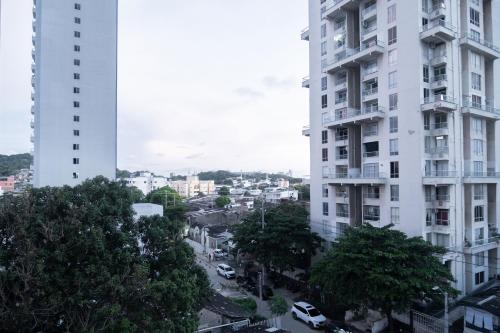 una vista de una ciudad con edificios altos en Torre 811 By Jalo, en Cartagena de Indias
