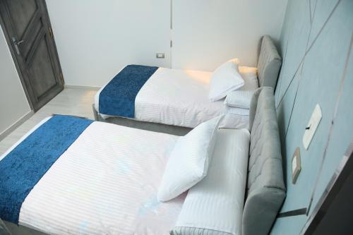 Ένα ή περισσότερα κρεβάτια σε δωμάτιο στο Crystala 2 Guest House