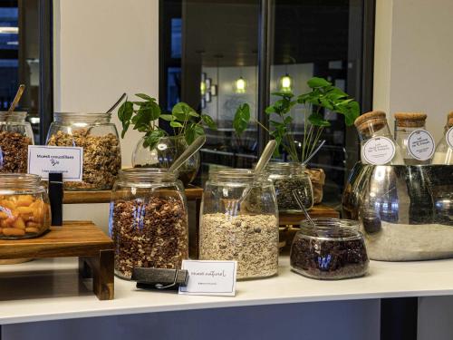 Comida en o cerca de este hotel