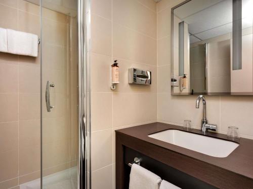 Ένα μπάνιο στο Mercure Vichy