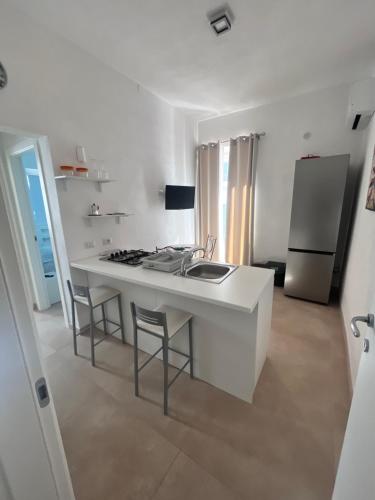 Dapur atau dapur kecil di Kalsa’s House Noto