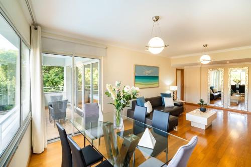 Posezení v ubytování GuestReady - Relaxing escape with pool