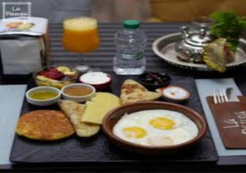 Mad på lejlighedshotellet eller i nærheden