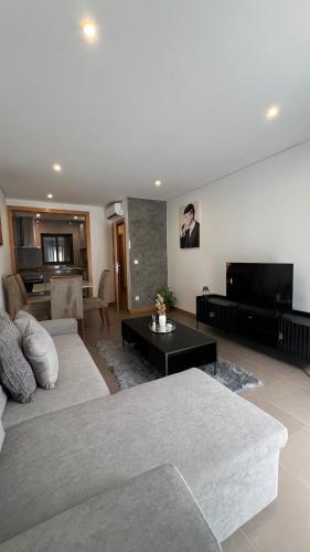 Elson Apartment - T1 - Cidadela - Security, Comfort