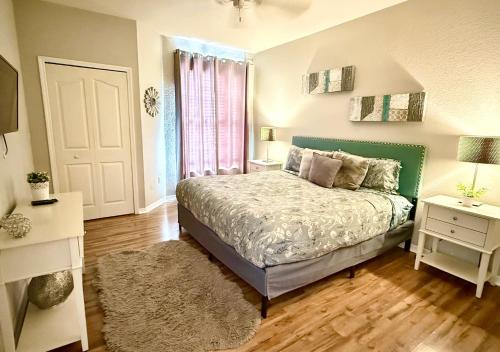 2BR2BA Getaway 7 Miles from Orlando Parks photo 6