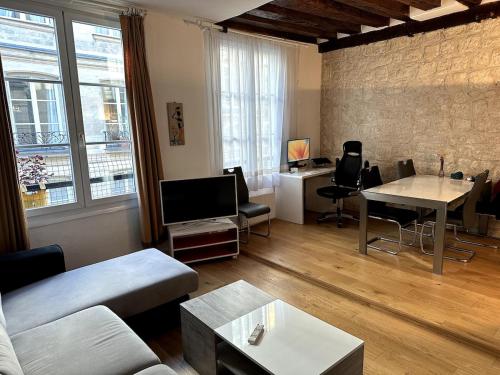 Parisian modern Flat 10 min walk to The Louvre