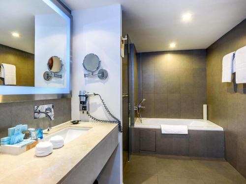 Phòng tắm tại Novotel Bangkok on Siam Square