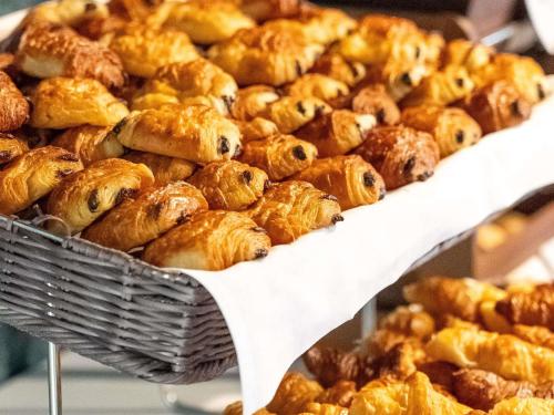 Comida en o cerca de este hotel