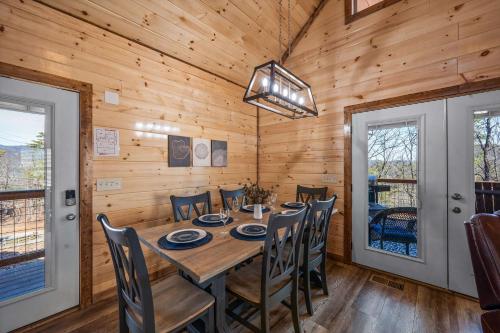 Luxury Cabin with Hot Tub and Resort Access photo 19