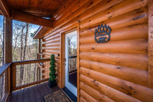 Luxury Cabin with Hot Tub and Resort Access photo 44