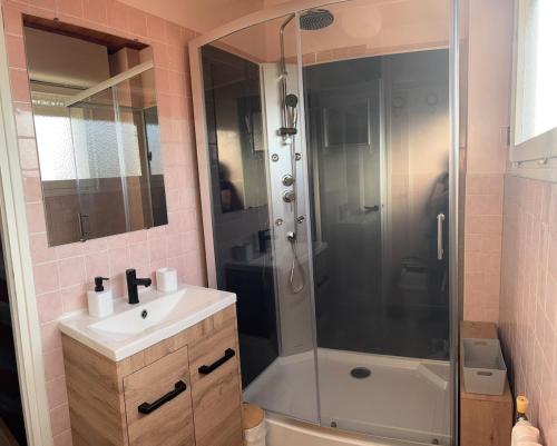 Koupelna v ubytování Maison 3 chambres à Lambres Lez Douai