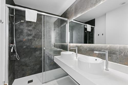 Azata Delmare 2461