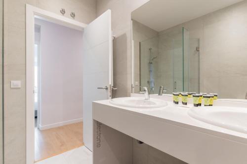Renovated Modern -4 bedrooms 2baths-Salamanca