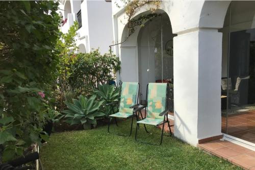 2 Bed Apartment - Sleeps 4 - Pool Patio Garden