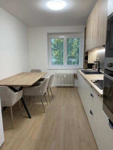 Køkken eller tekøkken på Apartmán Sihoť - pri Zimnom Štadióne