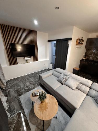 La Monique - Luxury Nautical Apartment