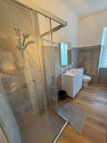 Bilik mandi di Well Home Serra 31