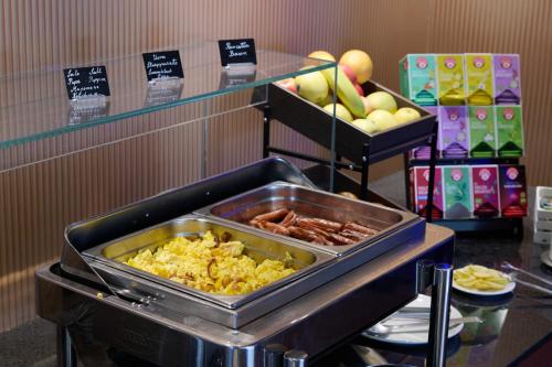 Jídlo v hotelu nebo okolí