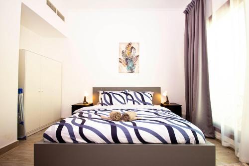 Luxuriously Furnished 1 BHK Warsan