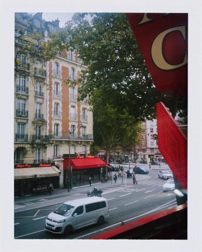 Comfort Parisian Room and Sofa Bed 1 min to Metro M4 & T3A Paris Chambre chez Habitant