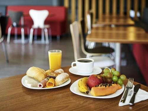 Jídlo v hotelu nebo okolí