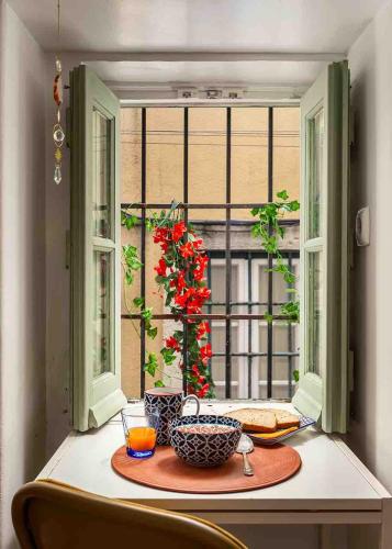 Historic Alfama Cave Studio - Medieval Quarter Experience