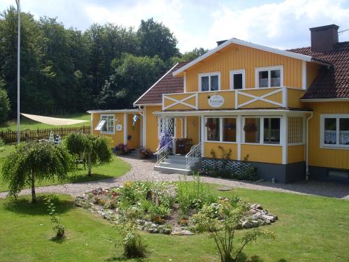 Taman di luar Hotel & Pensionat Björkelund