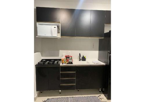 1702 Expo Transamérica - Vista para Represa - Varanda的厨房或小厨房