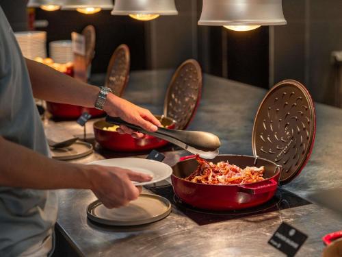 Jídlo v hotelu nebo okolí