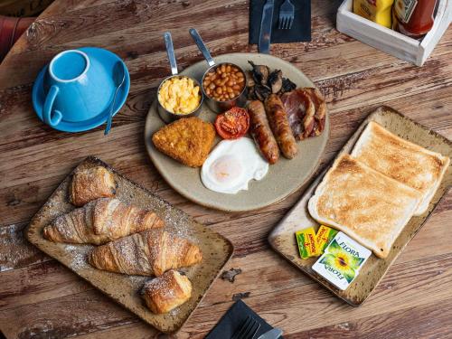 Jídlo v hotelu nebo okolí