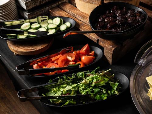 Jídlo v hotelu nebo okolí