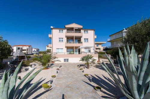 Apartments Milenko
